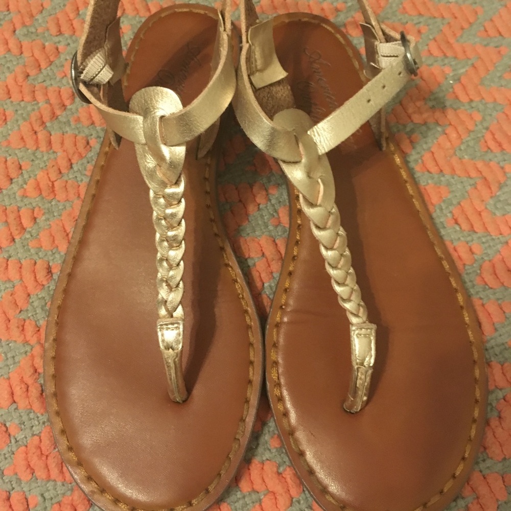 ✨BOGO✨ Rose gold boho American Eagle sandals
